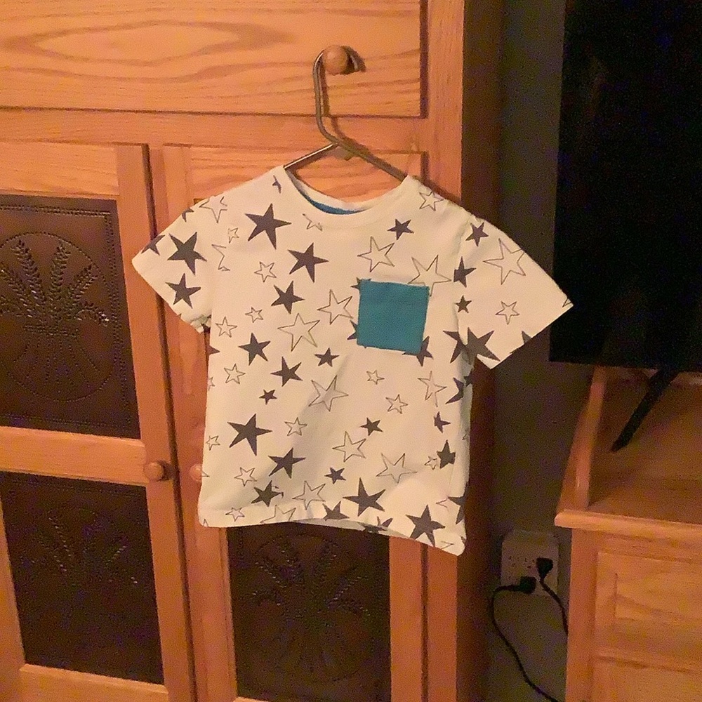 Hanna Andersson boys tshirt, size 120 (6/7)